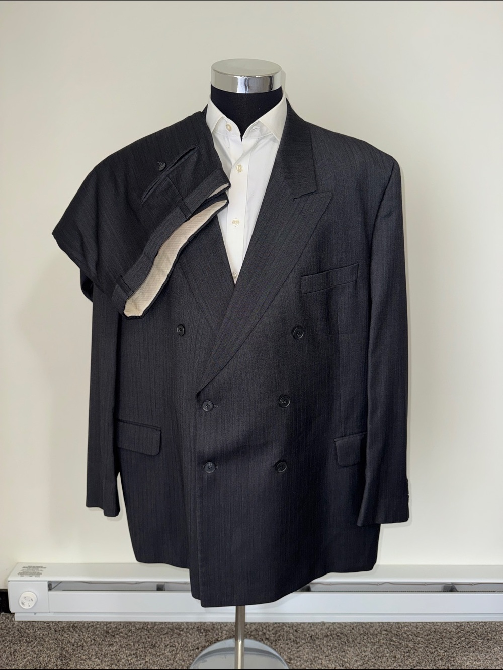 Jack Victor mens 52L charcoal grey 100% wool double breast suit EUC